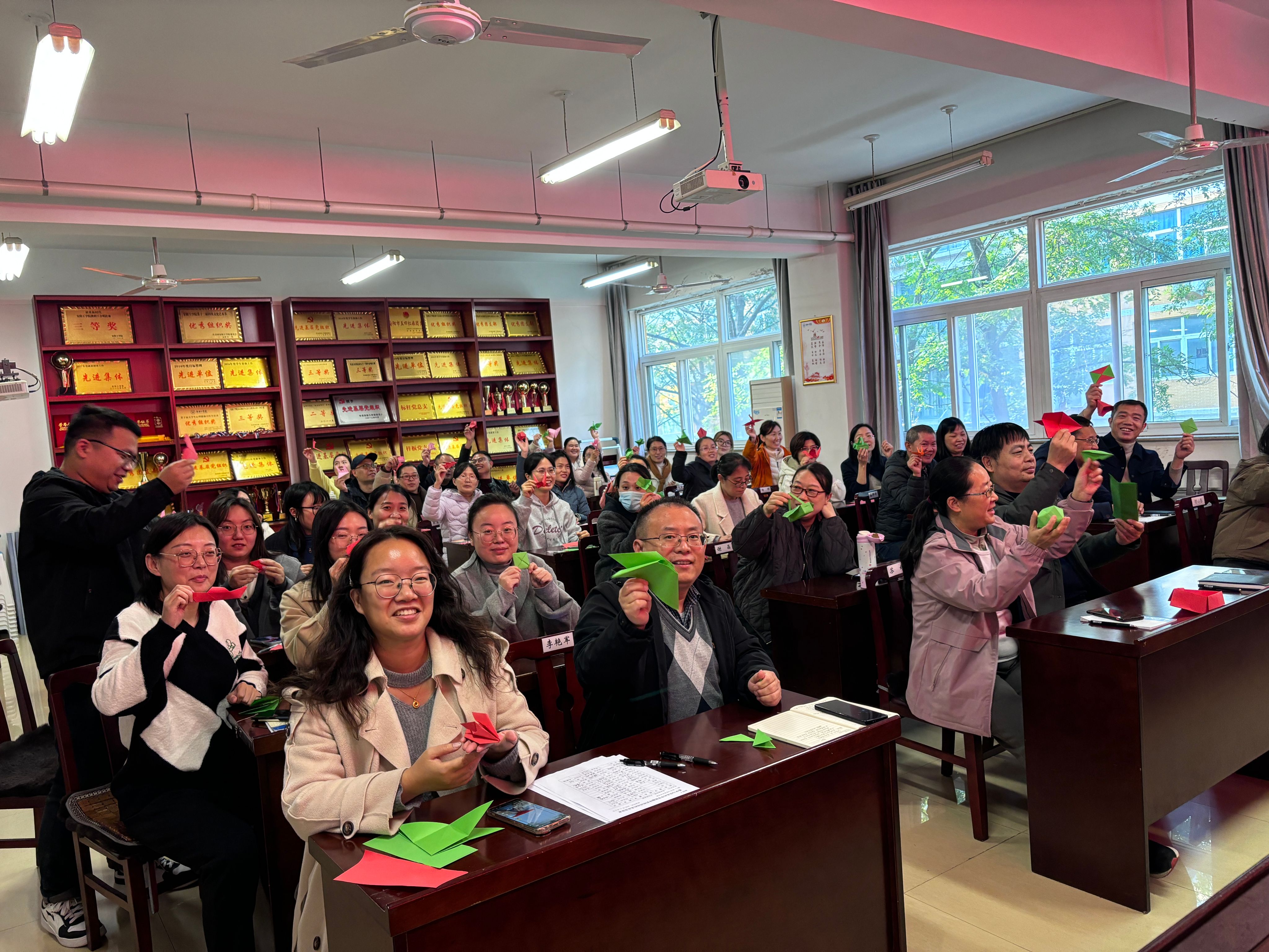 “指尖巧艺，悦享时光” ——太阳成tyc7111cc分工会举办趣味折纸活动